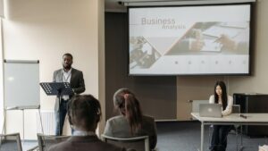 Une présentation vidéo pendant un séminaire