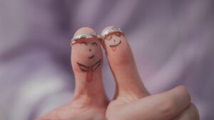 Une bague de pouce