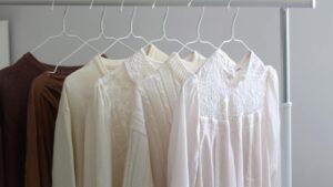 portant de vêtements